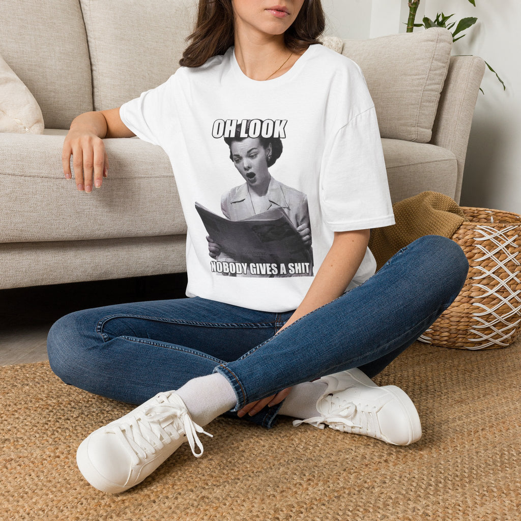 Funny Sarcastic Retro Meme Graphic Tee | Oh Look Nobody Gives A Shit T-Shirt
